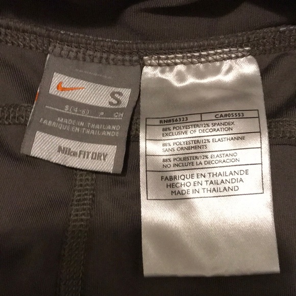 Nike Woman’s Fit Dry Size s(4-6), stretch, elastic - Picture 4 of 4